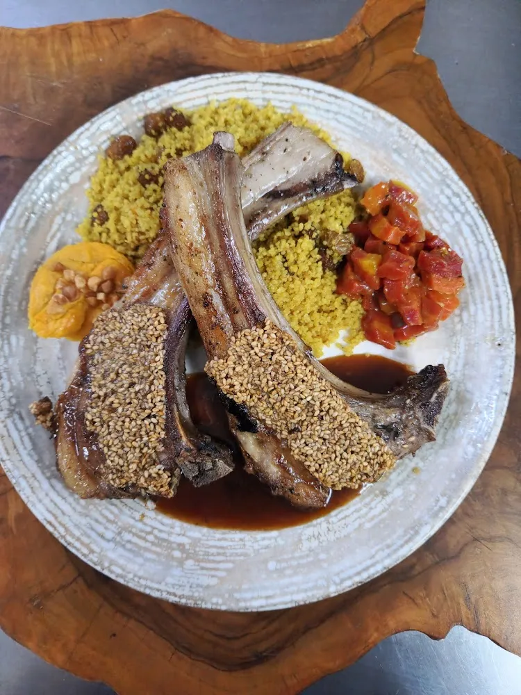 Côtelettes d'agneau Beurre Sésames Et Semoules À L'orange